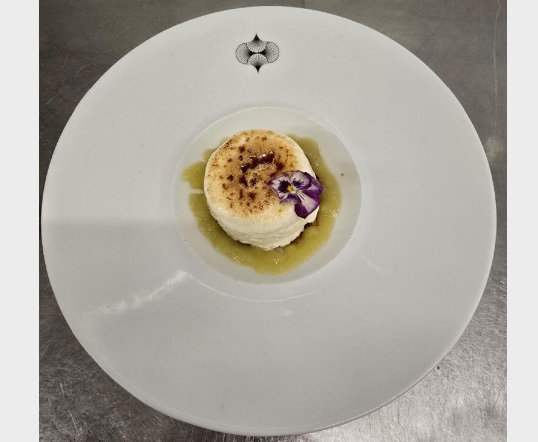 <h6 class='prettyPhoto-title'>Indulgent au Calvados et crumble à la cannelle.</h6>