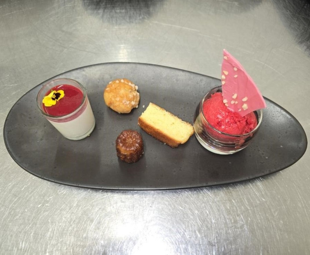 <h6 class='prettyPhoto-title'>Café ou thé gourmand</h6>