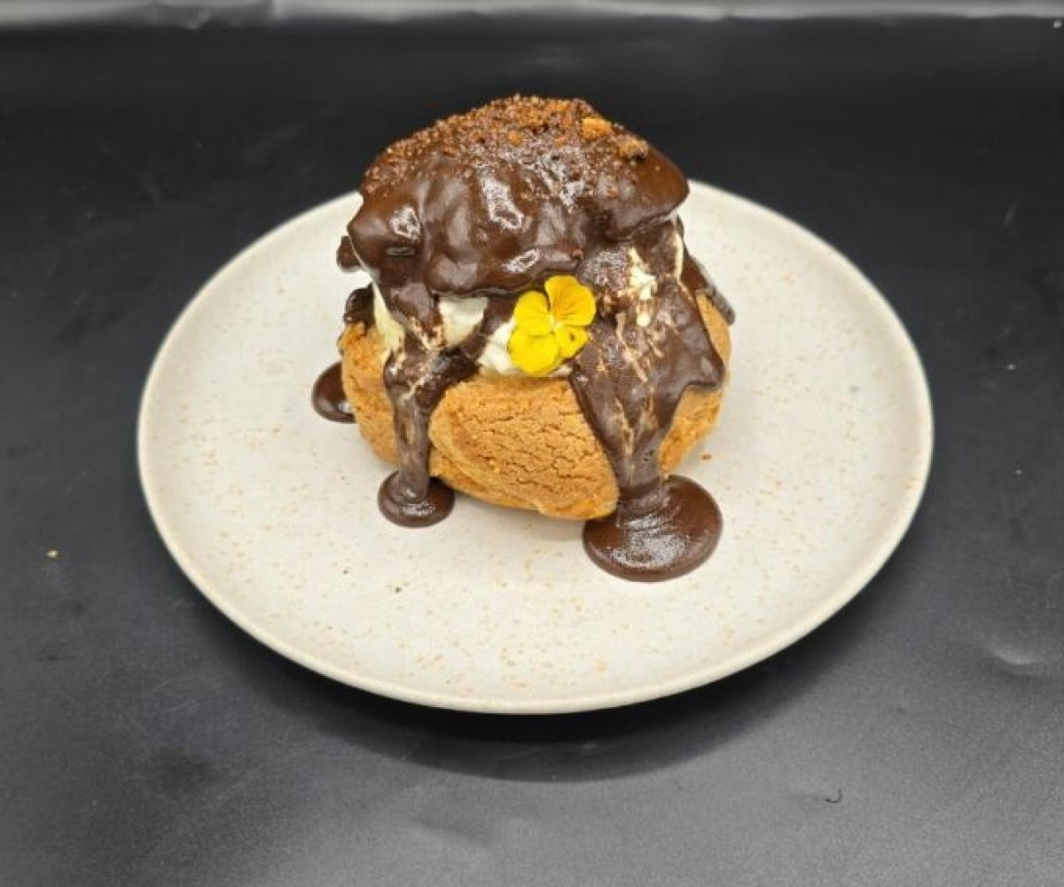 <h6 class='prettyPhoto-title'>Chou façon profiterole à la vanille bourbon</h6>
