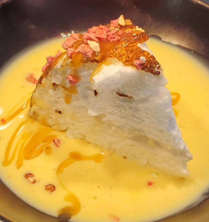<h6 class='prettyPhoto-title'>L'étonnante île flottante, crème anglaise vanillée et caramel au beurre salé</h6>