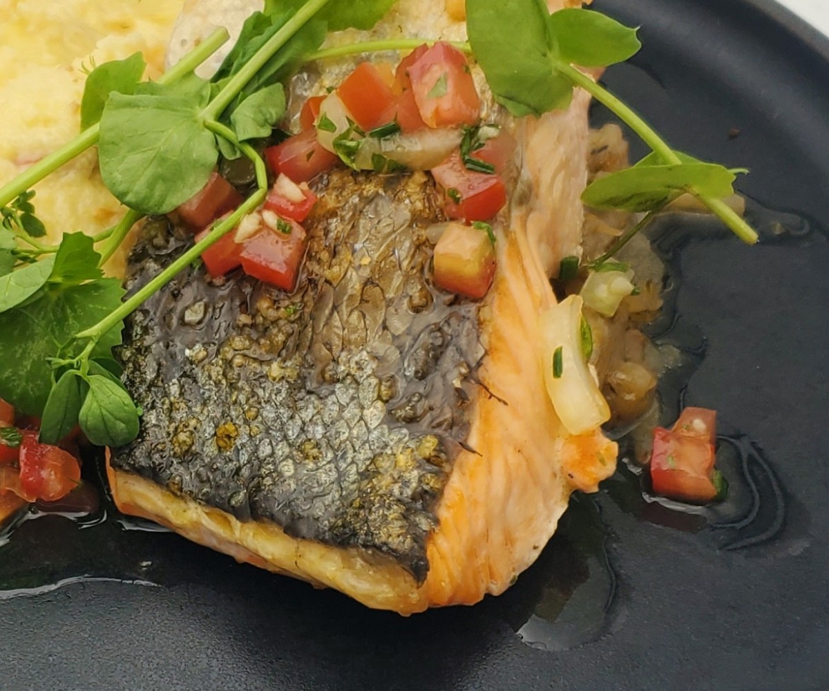 <h6 class='prettyPhoto-title'>Retour de nos criées, purée à la butternut, légumes d'automne et sauce civet</h6>