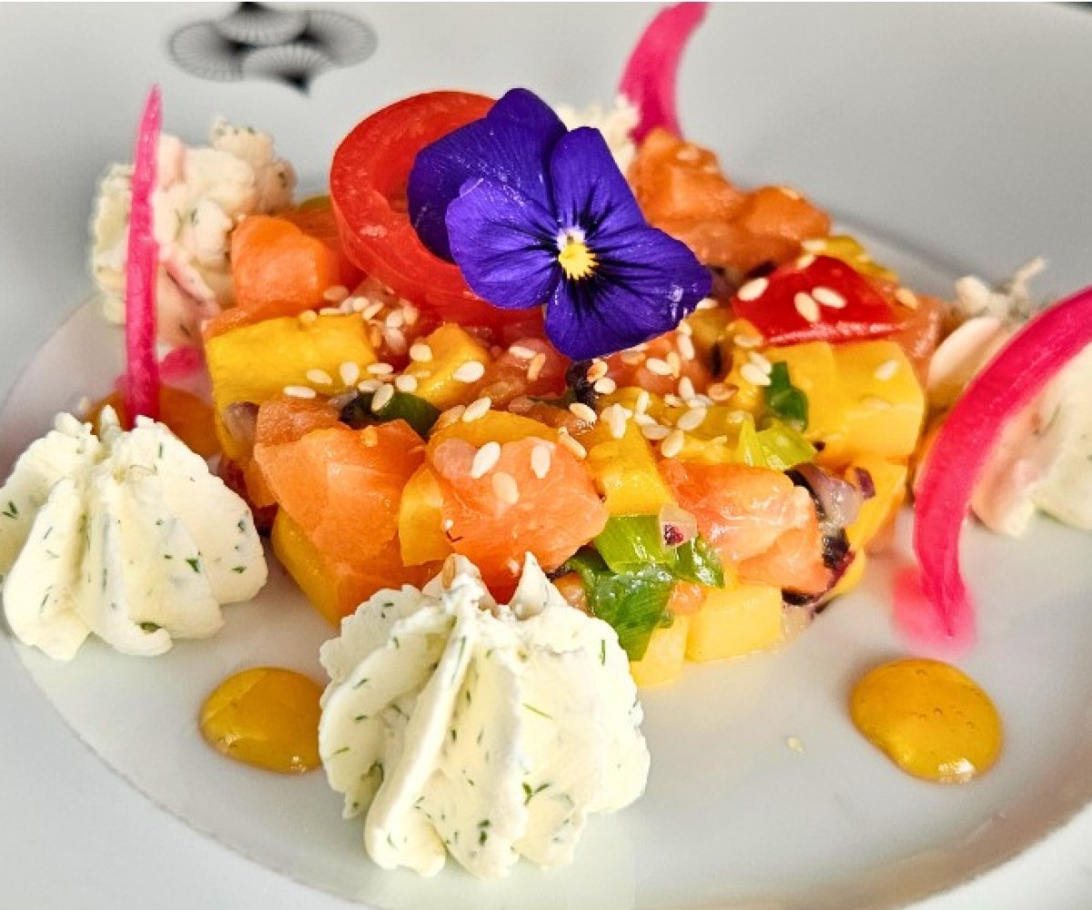 <h6 class='prettyPhoto-title'>Tartare de saumon mangue</h6>