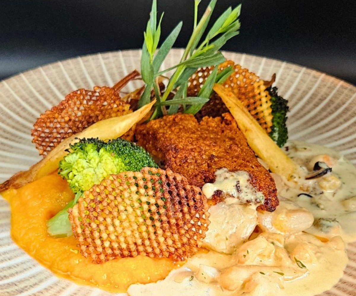 <h6 class='prettyPhoto-title'>Cabillaud en croûte de chorizo à la crème marinière aux fruits de mer</h6>