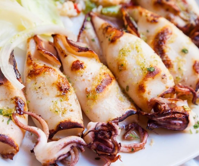 <h6 class='prettyPhoto-title'>31. Grilled squid</h6>