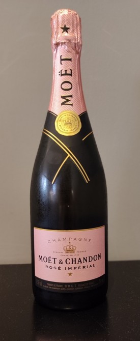 <h6 class='prettyPhoto-title'>Champagne Moët & Chandon Rosé Impérial</h6>