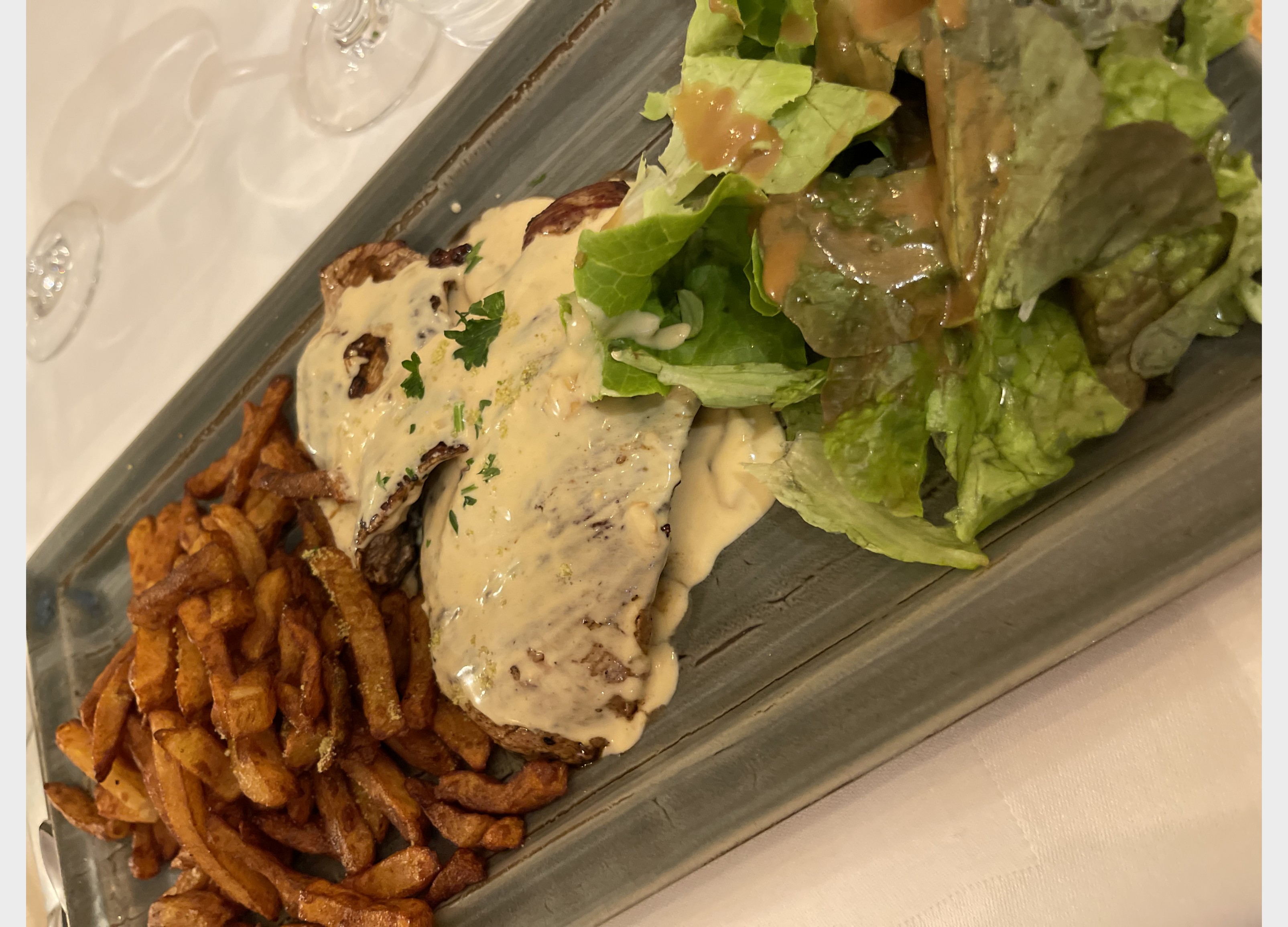 <h6 class='prettyPhoto-title'>Veal escalope, sauce of your choice (220g)</h6>