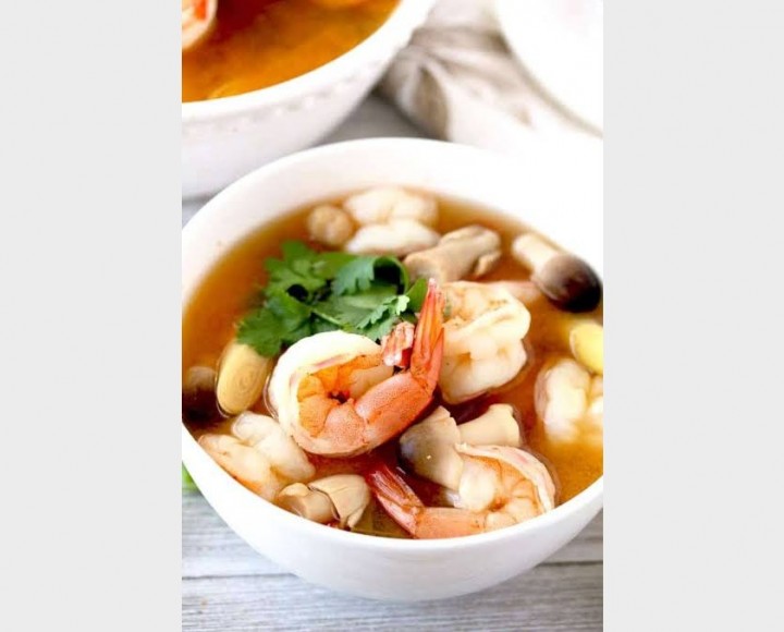 <h6 class='prettyPhoto-title'>Prawns and Mushroom Soup (Thai Style)</h6>
