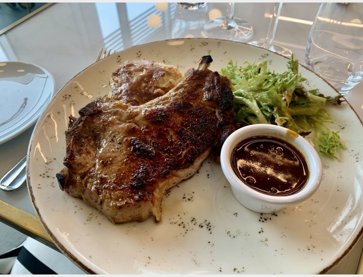 <h6 class='prettyPhoto-title'>Veal chop cooked low temperature 400 gr</h6>