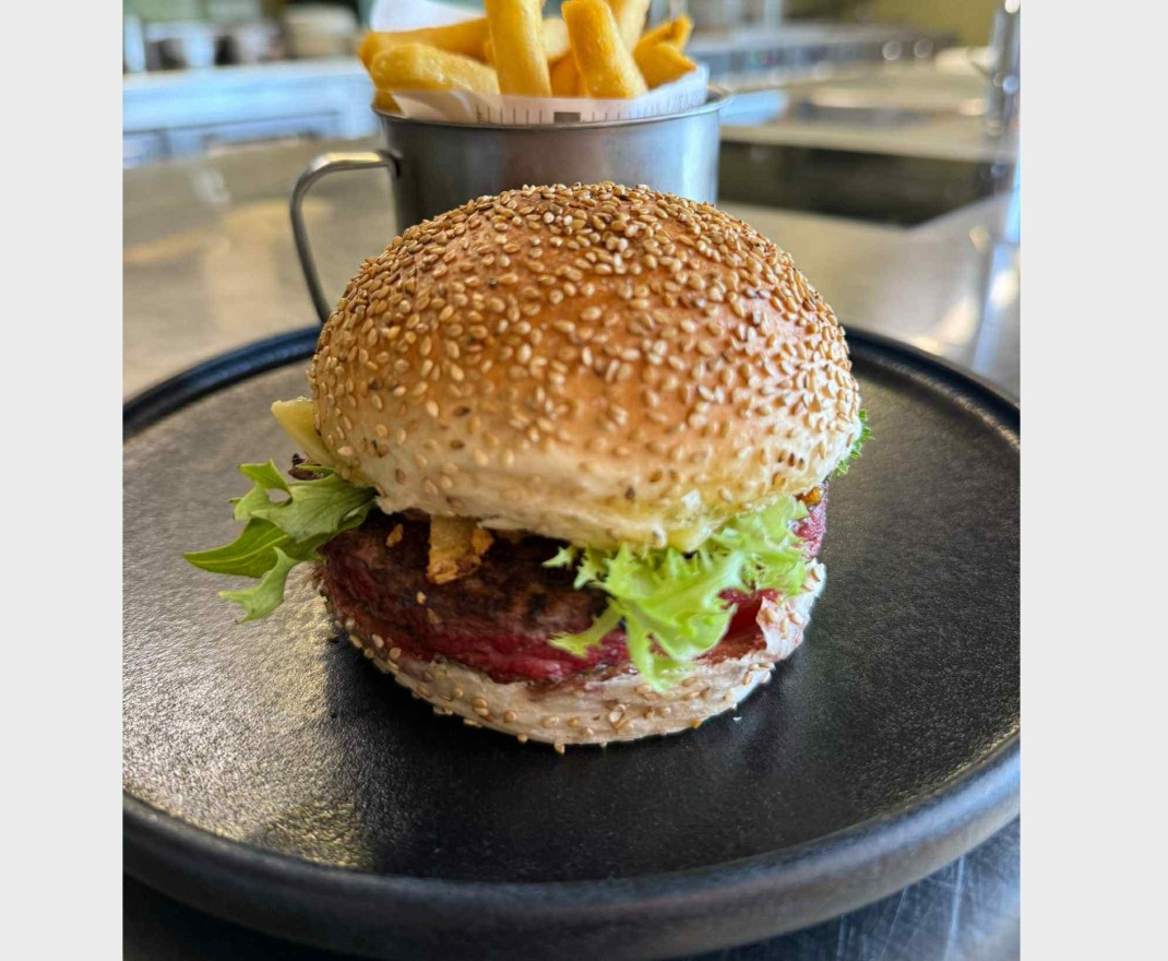 <h6 class='prettyPhoto-title'>Burger</h6>