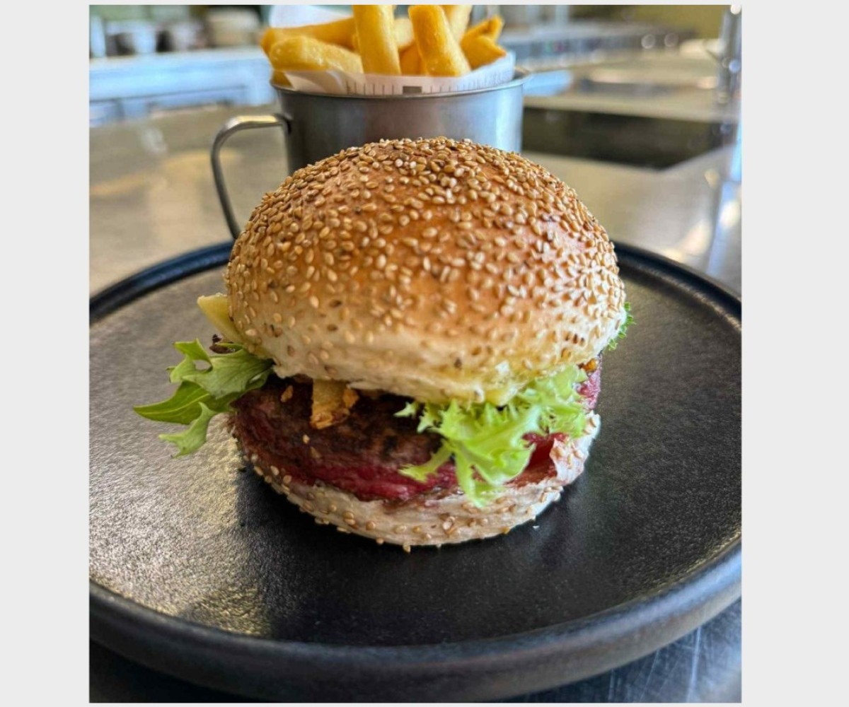 <h6 class='prettyPhoto-title'>Burger</h6>