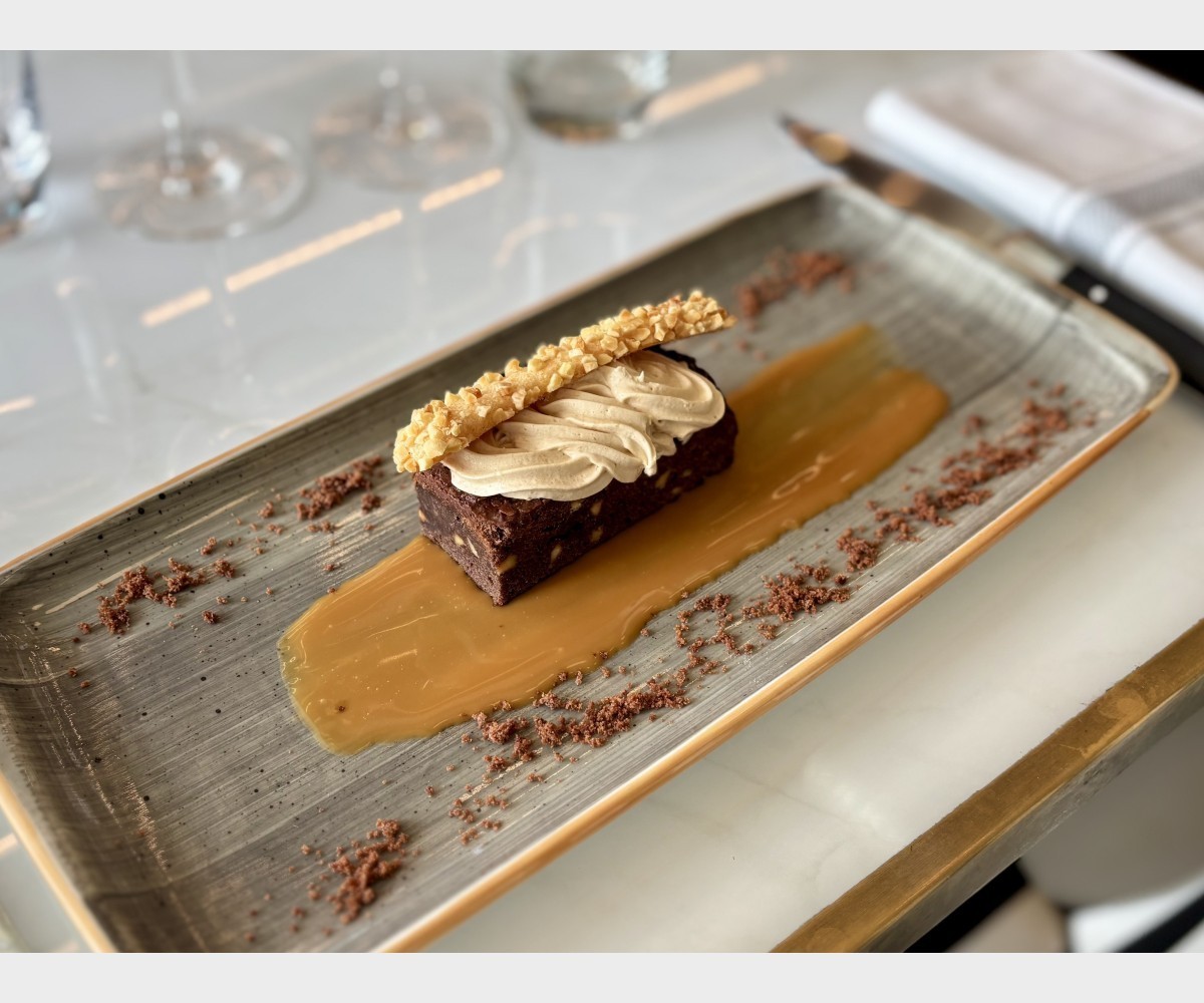 <h6 class='prettyPhoto-title'>Craquant feuillantine chocolat, noix de pécan et crème Paris-Brest</h6>