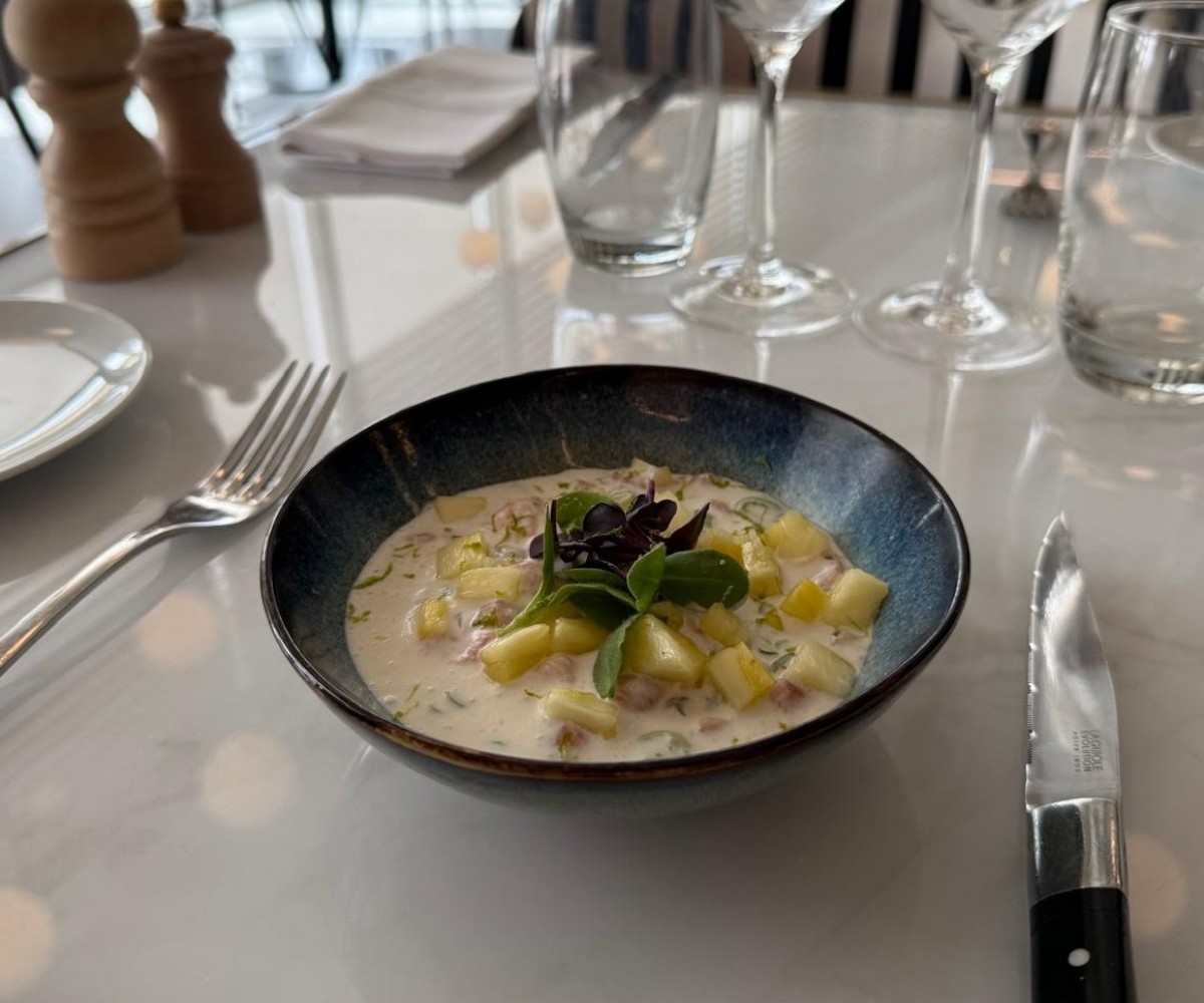<h3 class='prettyPhoto-title'>Tartare de saumon à la tahitienne </h3>