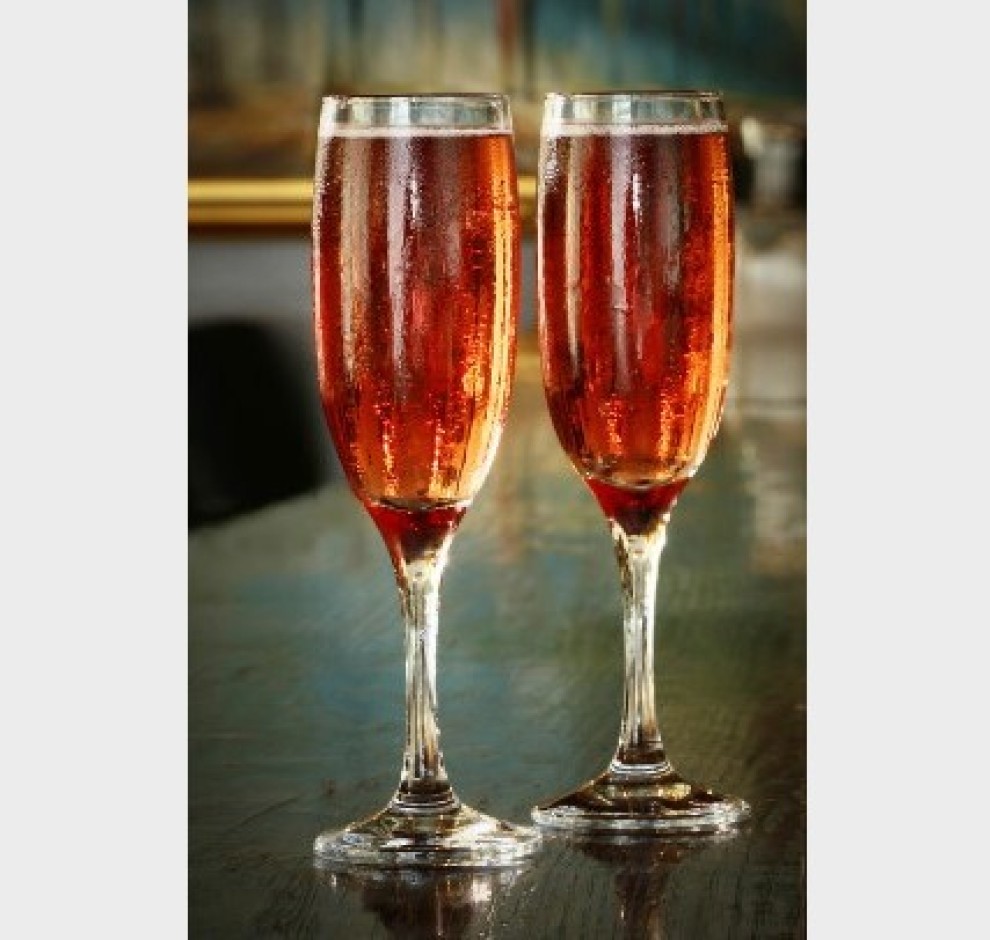 <h6 class='prettyPhoto-title'>Kir Royal “Champagne”</h6>