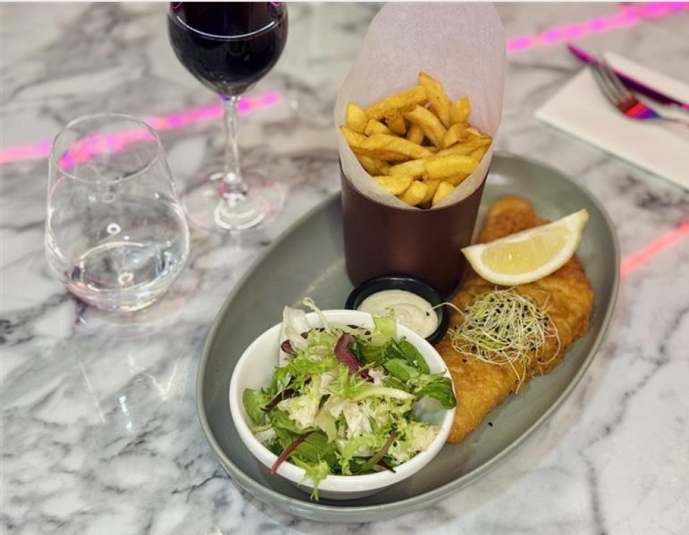 <h6 class='prettyPhoto-title'>Le Fish & Chips</h6>