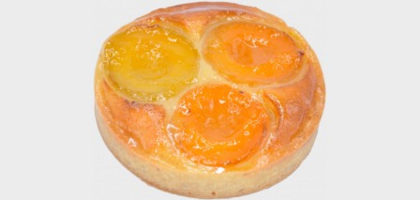 <h6 class='prettyPhoto-title'>Almond Apricots Tart</h6>
