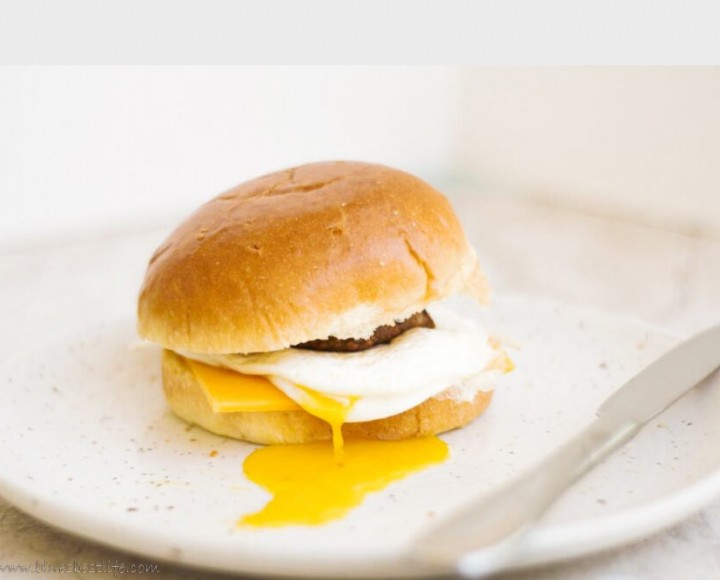 <h6 class='prettyPhoto-title'>Egg sandwich</h6>