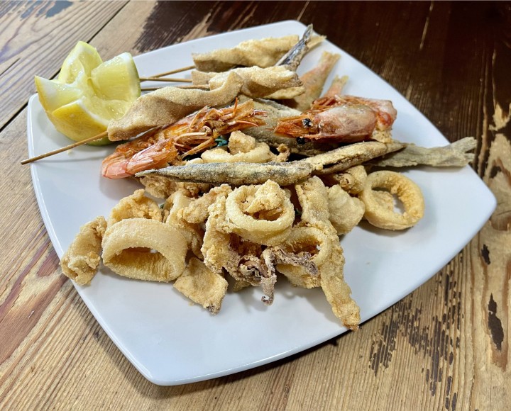 <h6 class='prettyPhoto-title'>Frittura mista di pesce </h6>