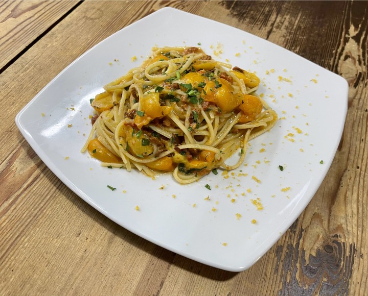 <h6 class='prettyPhoto-title'>Linguine ai ricci di mare</h6>