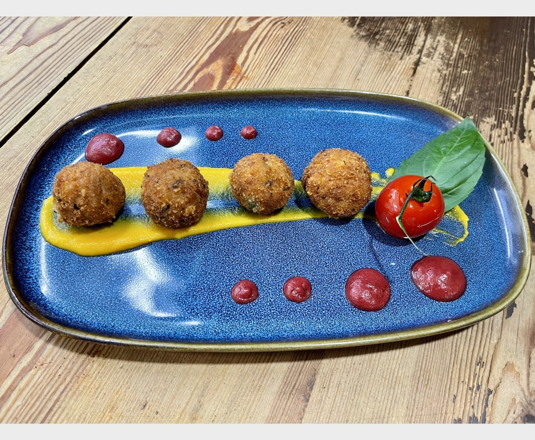<h6 class='prettyPhoto-title'>Tintenfischfleischbällchen </h6>