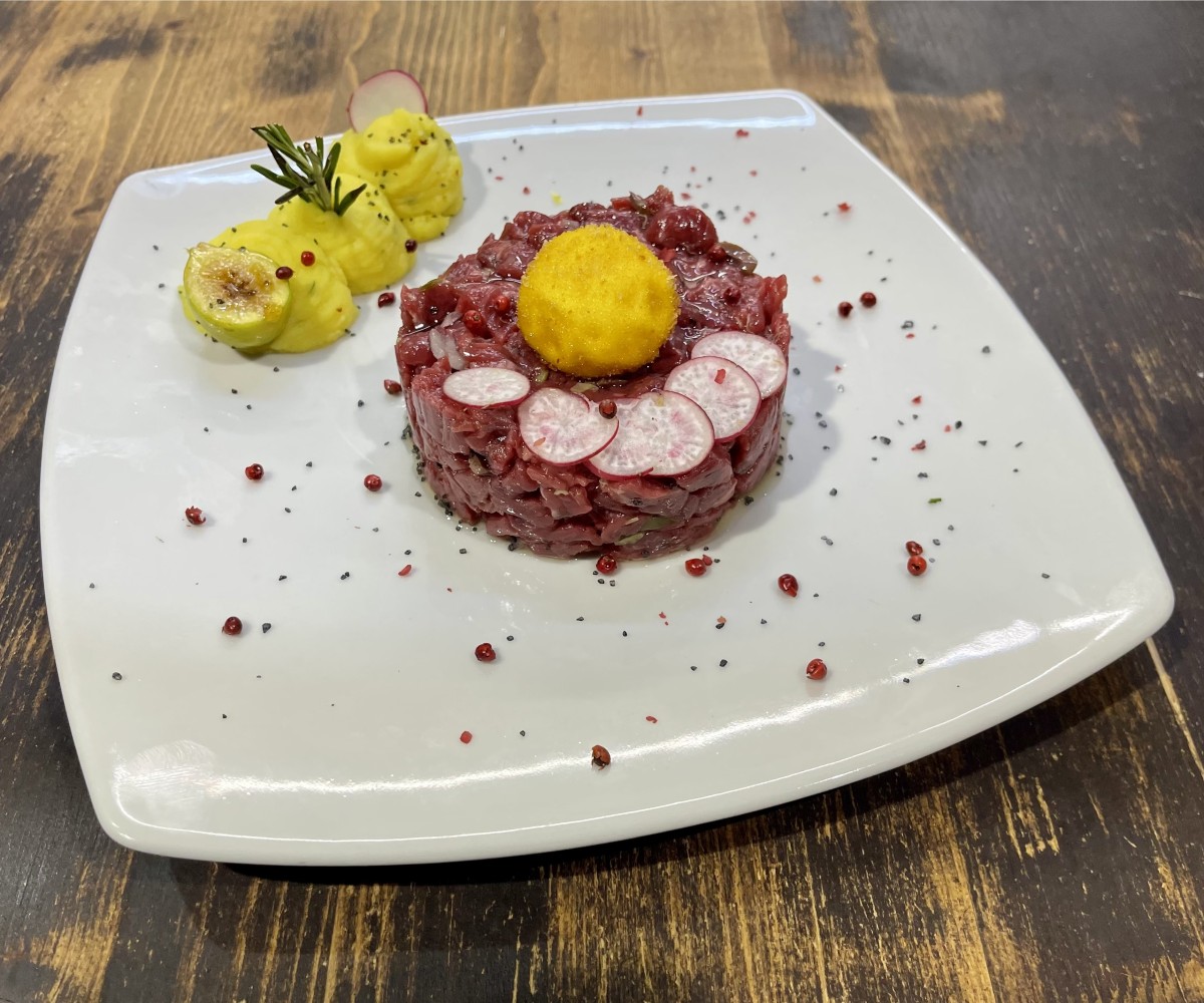 <h6 class='prettyPhoto-title'>牛肉鞑靼 </h6>