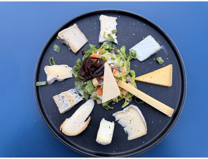 <h3 class='prettyPhoto-title'>ASSIETTE DE 5 FROMAGES (Suppl 4€)</h3>