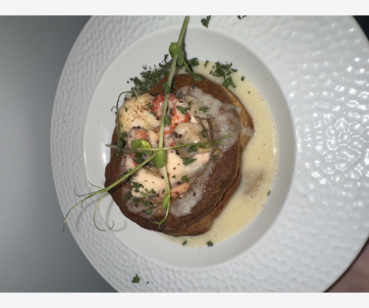 <h3 class='prettyPhoto-title'>FLIGHT IN THE WIND</h3>