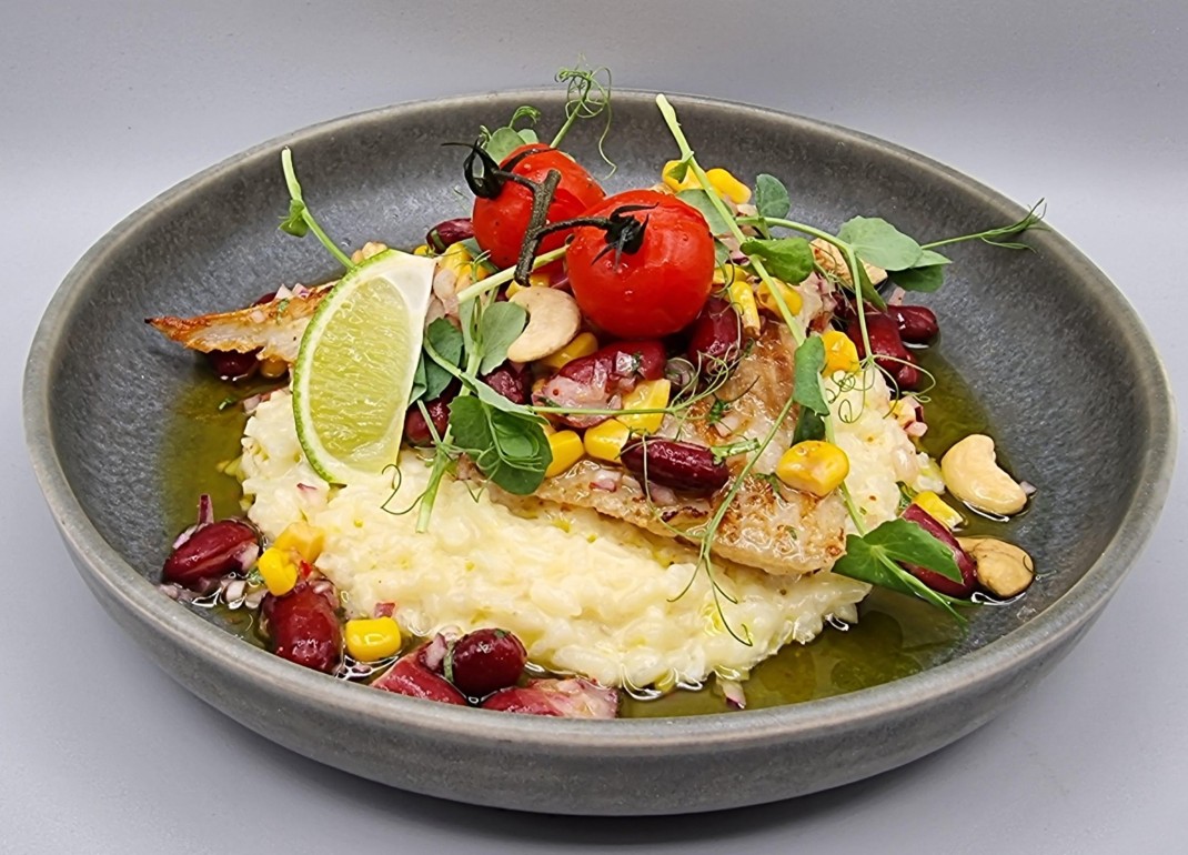 <h3 class='prettyPhoto-title'>Aile de raie rôtie sauce vierge.</h3>
