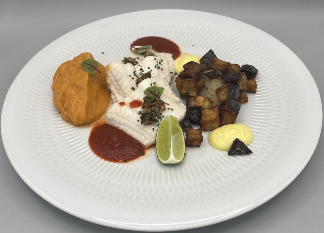 <h6 class='prettyPhoto-title'>Retour de criée, purée de patates douces et aubergines</h6>