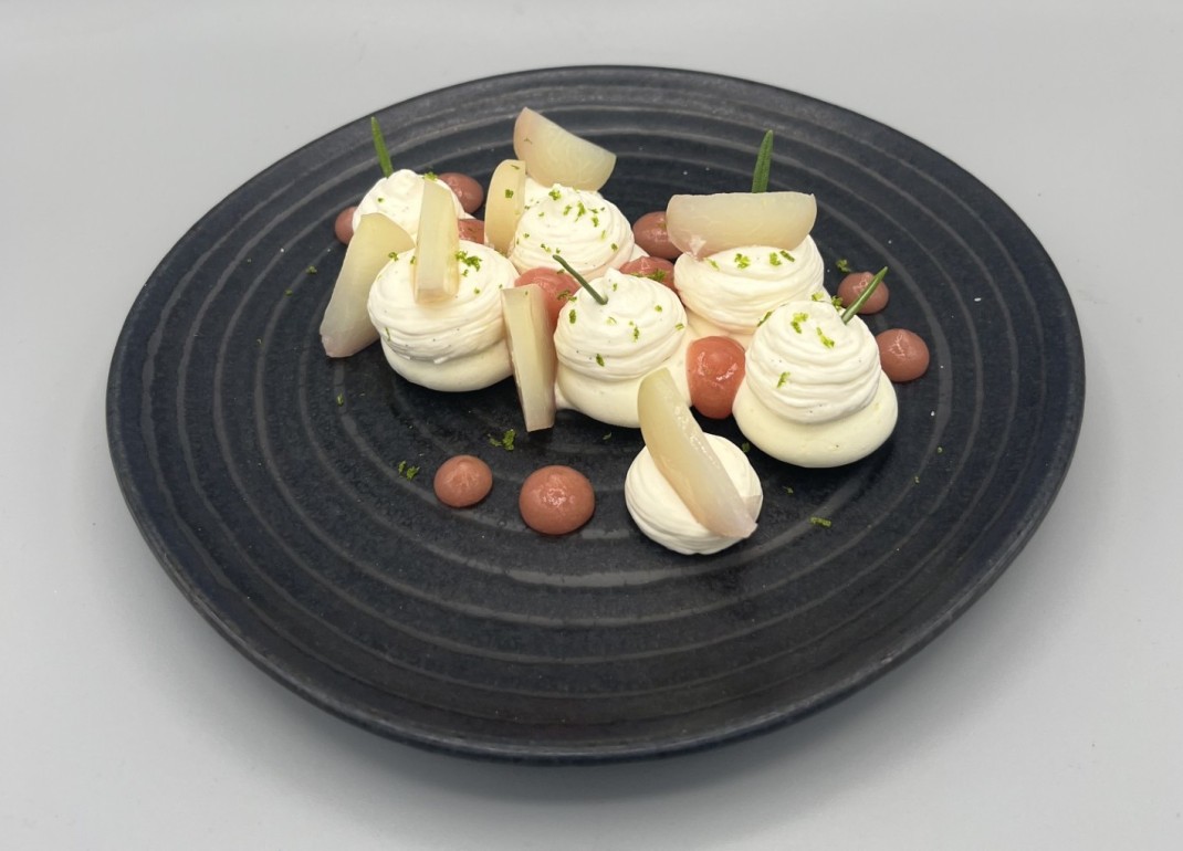 <h6 class='prettyPhoto-title'>Pavlova aux fruits de saison</h6>