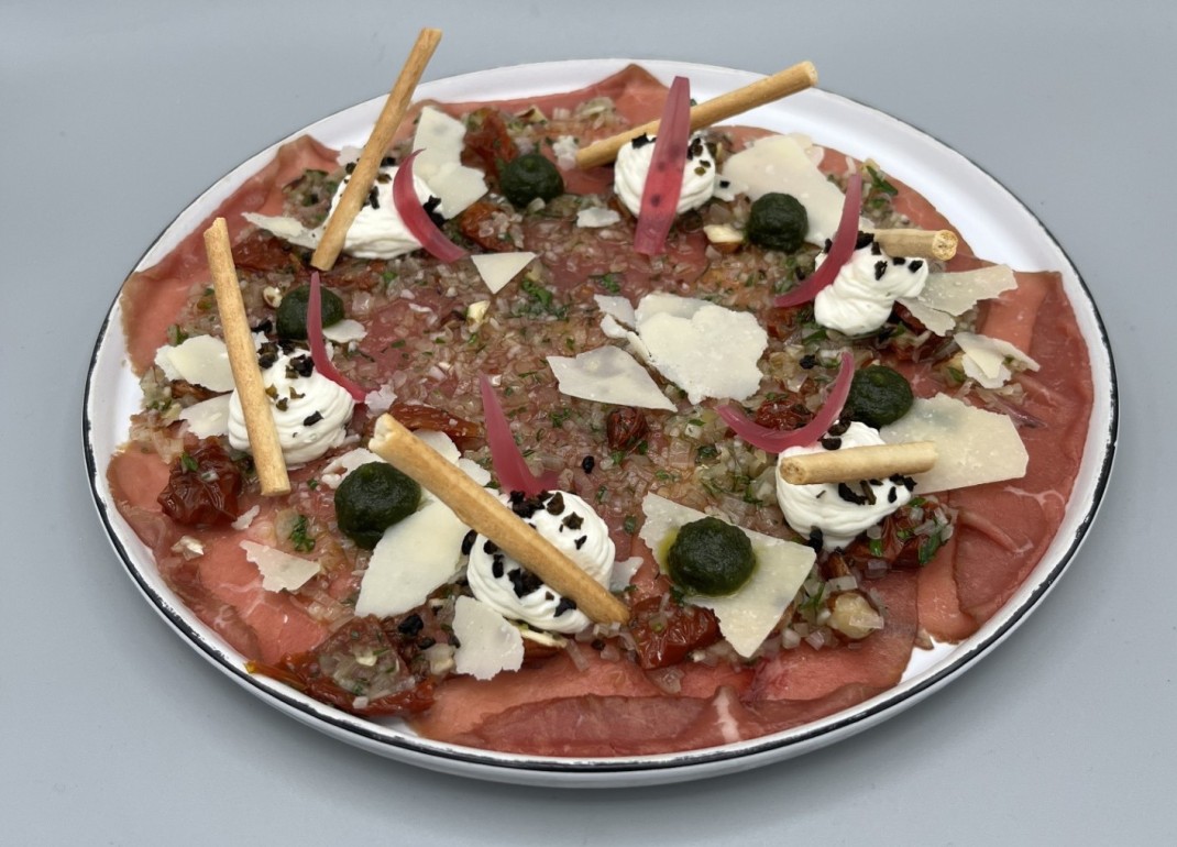 <h6 class='prettyPhoto-title'>Carpaccio de Boeuf à l'Italienne</h6>