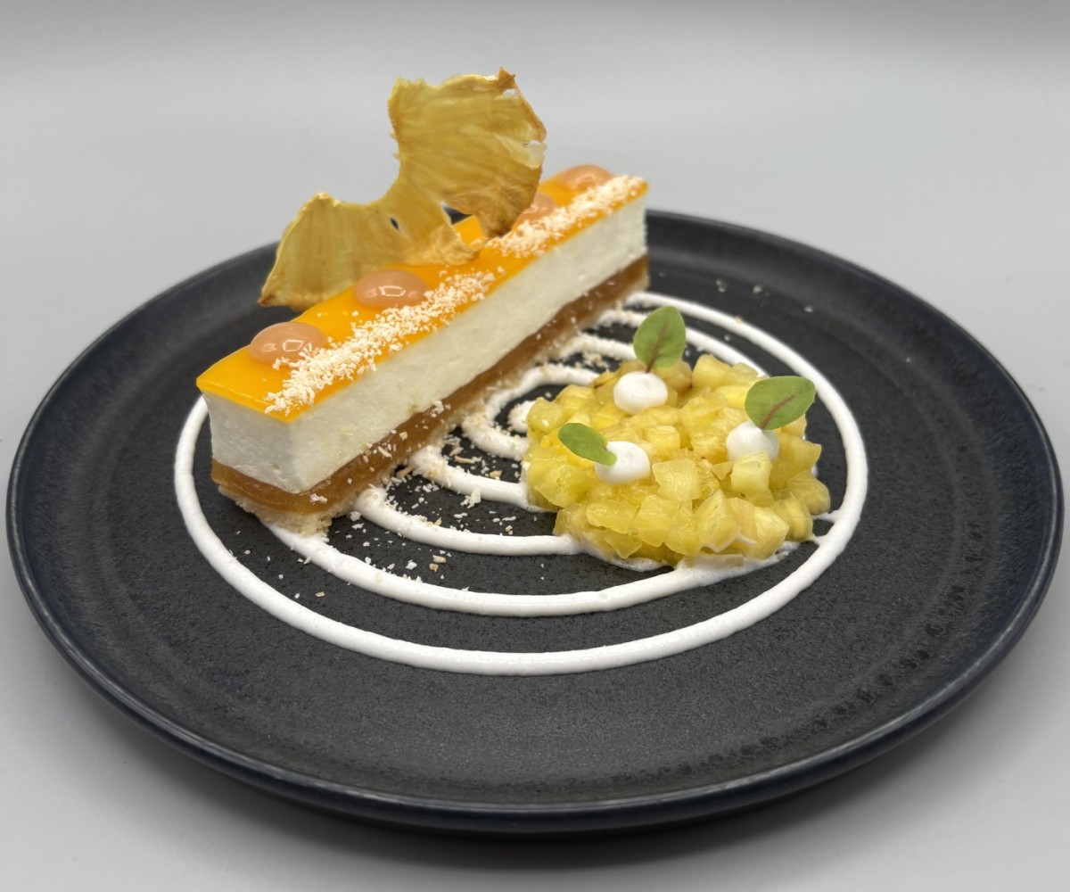 <h6 class='prettyPhoto-title'>Entremets Ananas/Coco</h6>