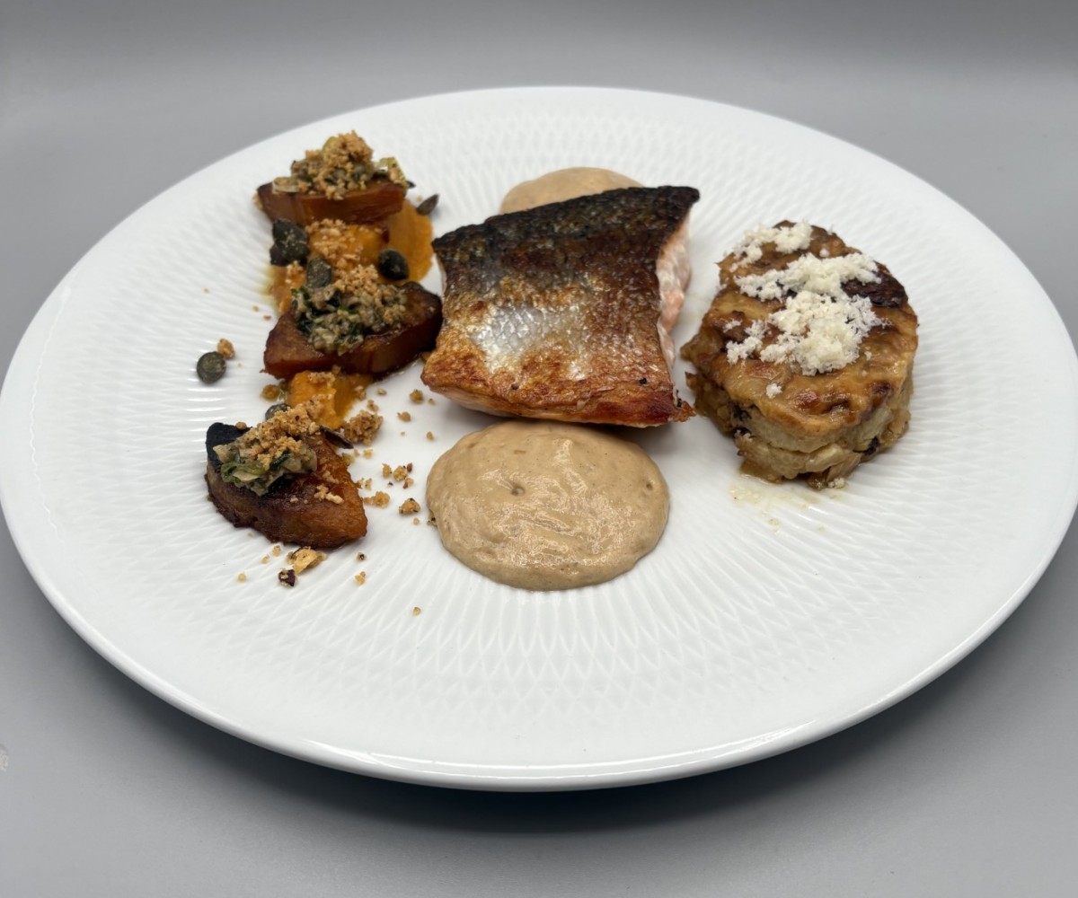 <h6 class='prettyPhoto-title'>Pavé de Saumon, gratin de choux fleur, butternut et siphon pain brûlé</h6>