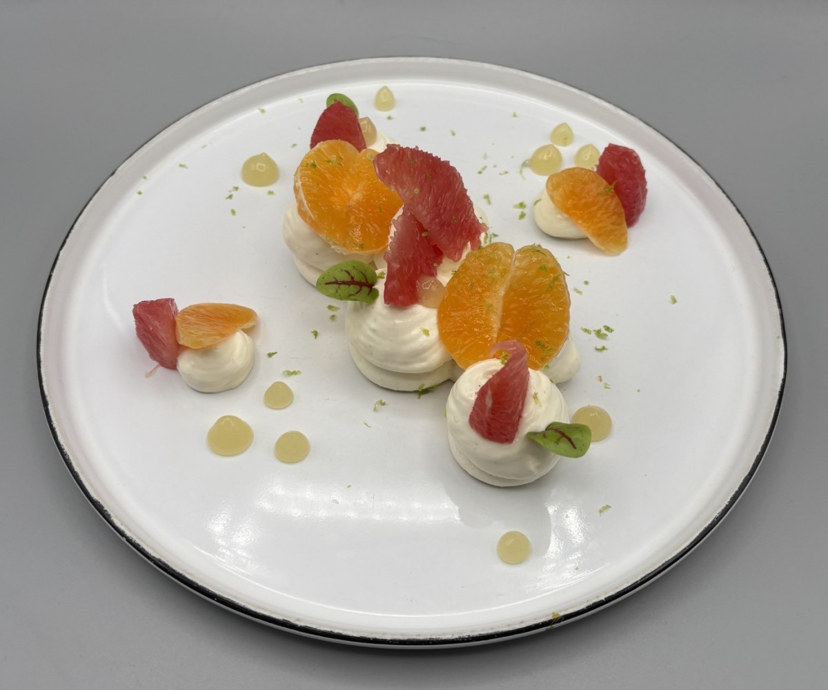 <h6 class='prettyPhoto-title'>Pavlova aux fruits de saison</h6>