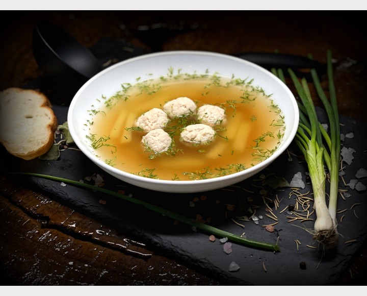 <h6 class='prettyPhoto-title'>CHICKEN BROTH WITH MEATBALLS</h6>