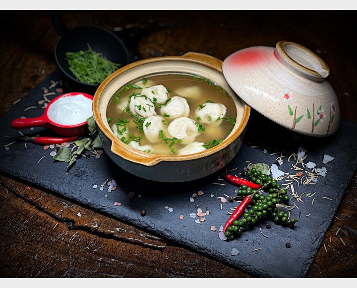 <h6 class='prettyPhoto-title'>Dumplings with broth</h6>