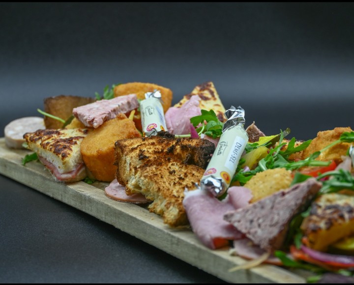 <h6 class='prettyPhoto-title'>BISTROT</h6>