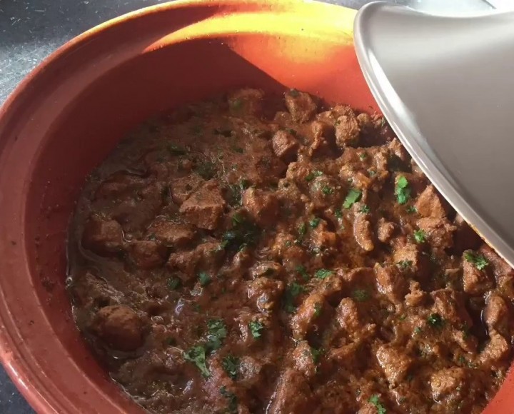 <h6 class='prettyPhoto-title'>Liver tagine with charmoula</h6>