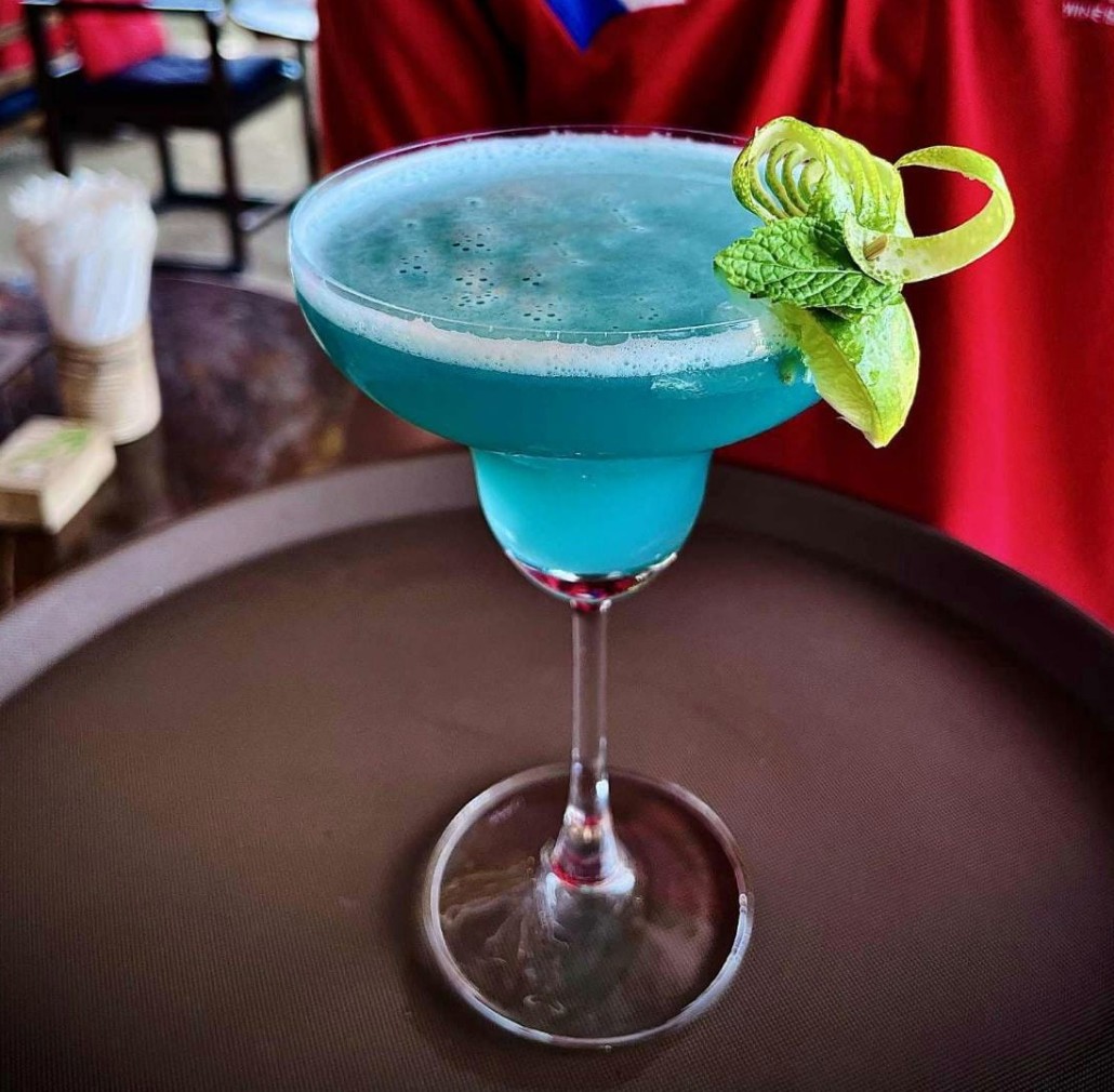 <h6 class='prettyPhoto-title'>05-04 Bartender အထူး</h6>