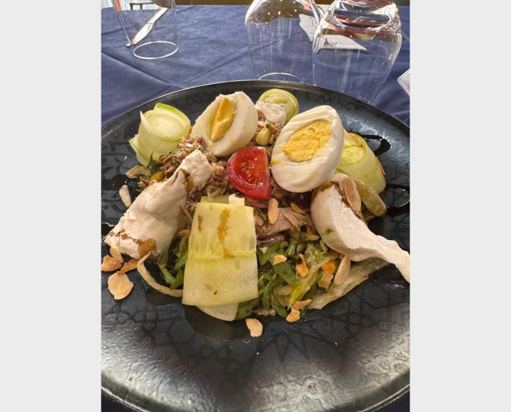 <h6 class='prettyPhoto-title'>INSALATA DI TONNO</h6>
