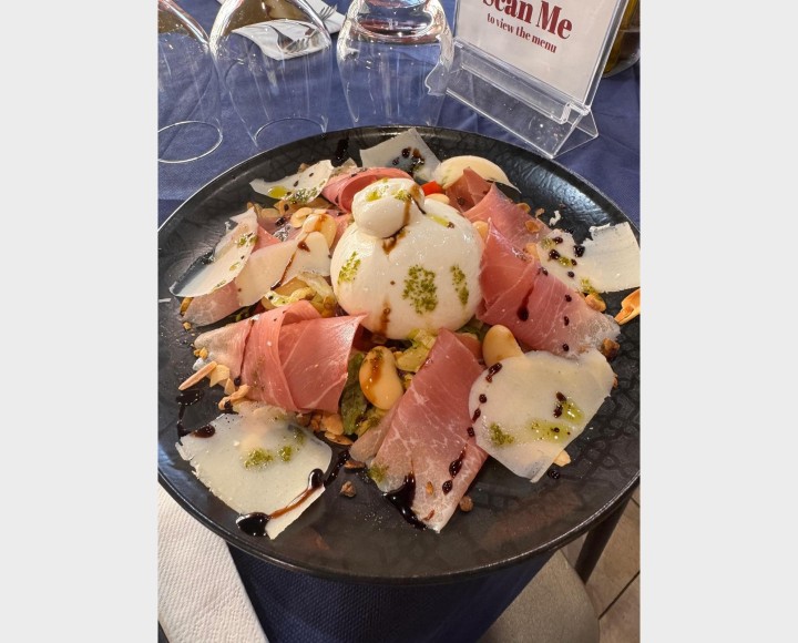 <h6 class='prettyPhoto-title'>INSALATA UNICO</h6>