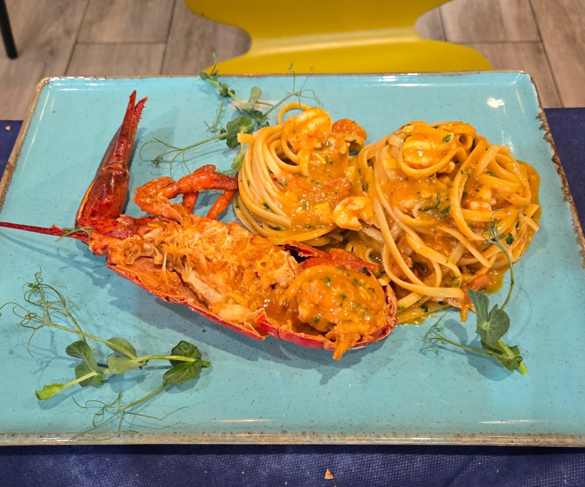 <h6 class='prettyPhoto-title'>TAGLIATELLE ASTICE</h6>