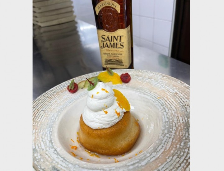 <h3 class='prettyPhoto-title'>Saint-James rum baba</h3><br/>Well soaked and its double cream