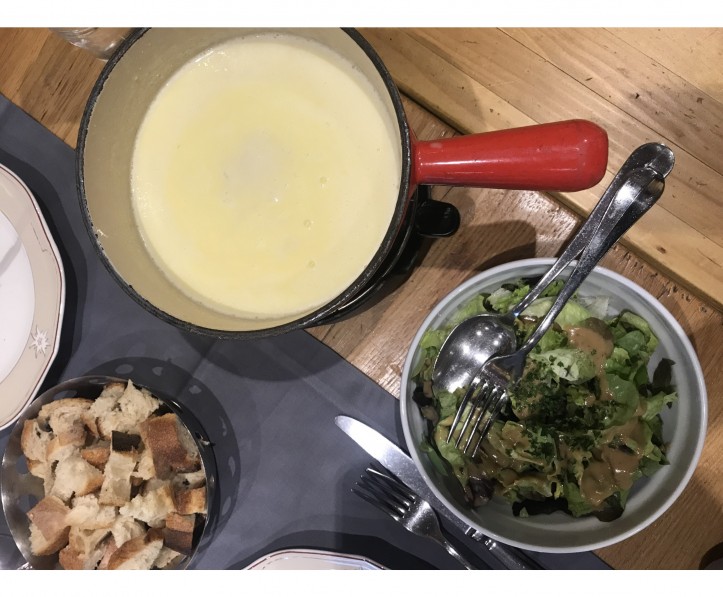 <h6 class='prettyPhoto-title'>The real Savoyard fondue with Beaufort</h6>