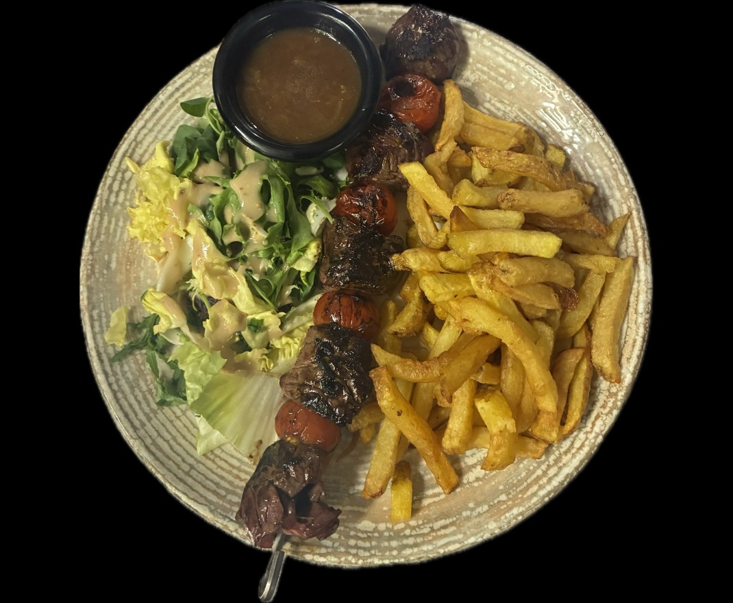 <h6 class='prettyPhoto-title'>Spiedino di manzo, patatine fritte/insalata</h6>