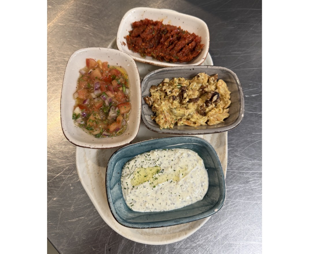 <h6 class='prettyPhoto-title'>Mezze </h6>