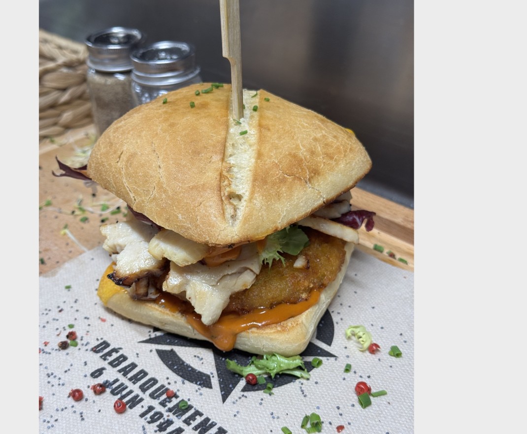 <h6 class='prettyPhoto-title'>C.B.N "Le Chicken Burger Normand"</h6>