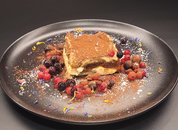 <h6 class='prettyPhoto-title'>Tiramisu</h6>