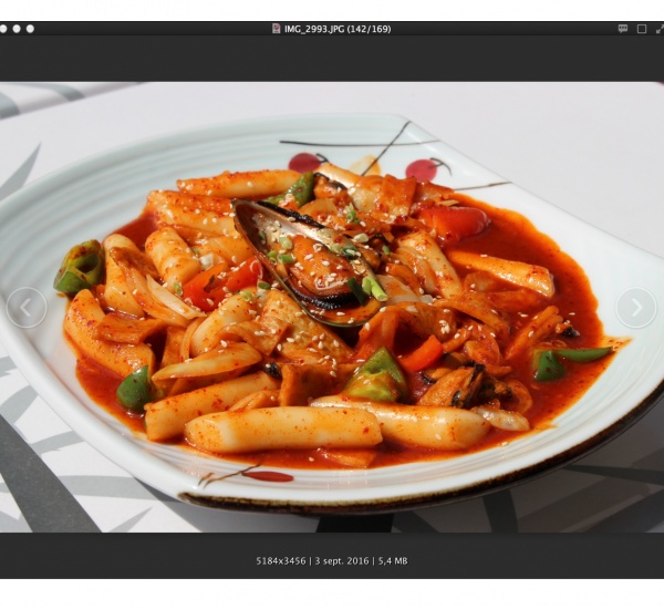 <h6 class='prettyPhoto-title'>N°9, Rice cakes with seafood (tteokbokki)</h6>
