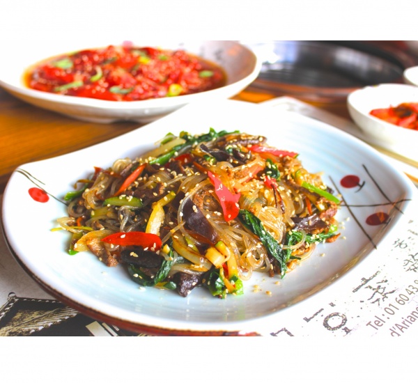 <h6 class='prettyPhoto-title'>N°8, Glass noodles with vegetables and beef (japchae)</h6>