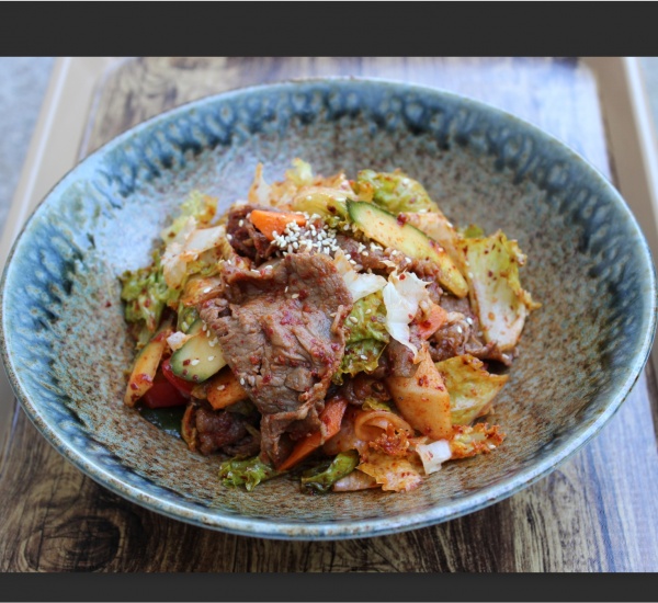 <h6 class='prettyPhoto-title'>N°6, Spicy beef salad </h6>